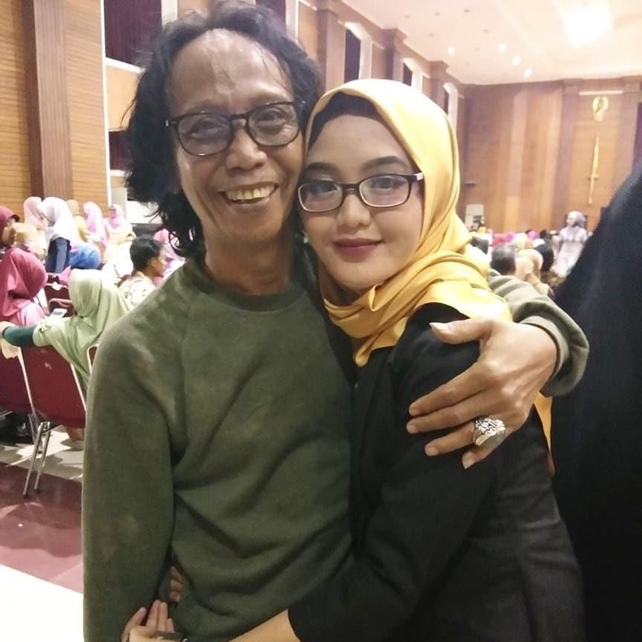 <p>Aktor Mandra yang kita kenal dari serial Si Doel Anak Betawi dikaruniai empat anak, salah satunya Tia Septiana. (Foto: Instagram @mandra_ys)</p>