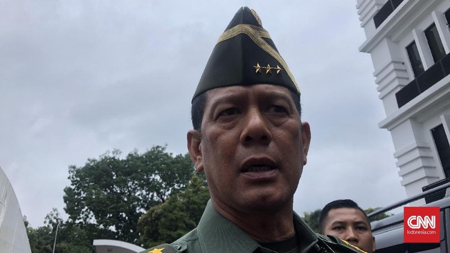 Prabowo mengunggah foto bersama mendiang Letjen TNI (Purn) Doni Monardo dan Jenderal Besar TNI Abdul Haris (AH) Nasution.