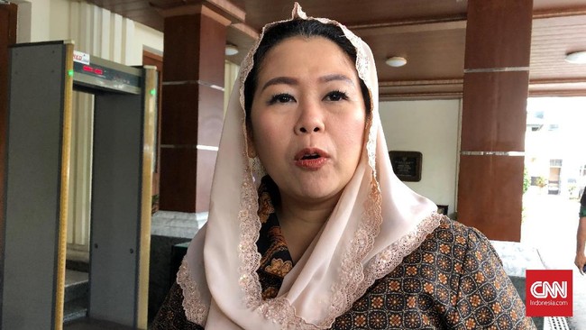 Perseteruan bermula ketika Yenny menegaskan bahwa dirinya bukanlah kader PKB di bawah pimpinan Cak Imin. Yenny menyebut dirinya PKB Gus Dur.