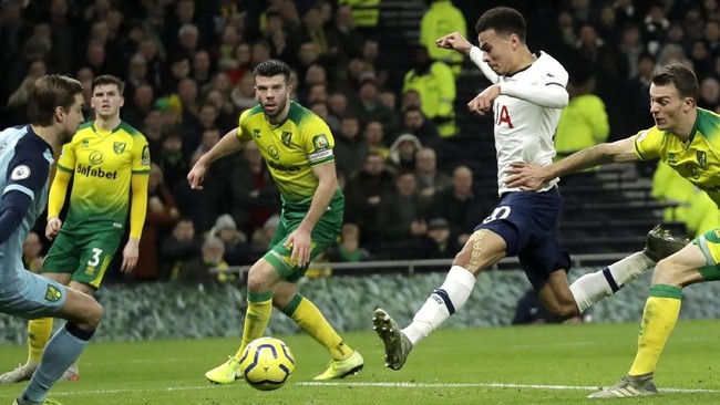 Tottenham Hotspur dan Leicester City sukses meraup tiga poin pada lanjutan Liga Inggris, Rabu (22/1) waktu setempat.