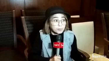 img-title Akui Tomboi, Mpok Alpa Tetap PD Meski Pakai Karung Goni
