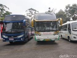 Bus Jepang Nggak Kuat Melintas Tol Trans Jawa? Ini Kata Hino