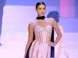 Irina Shayk Sempat Merasa Terjebak di Tubuh yang Salah Sampai Ingin Jadi Pria