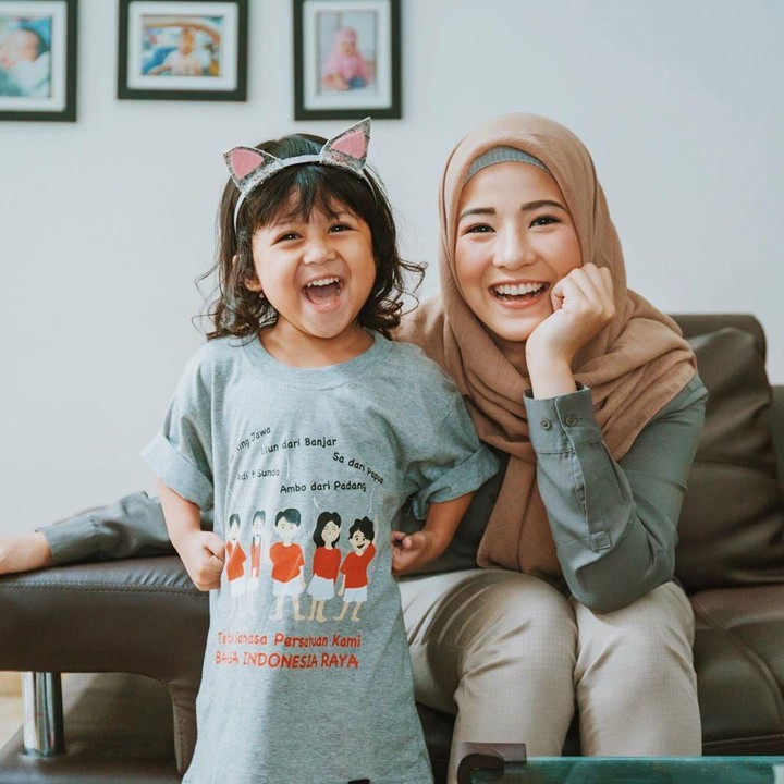 <p>Manis sekali nih senyum Mishka, mirip Bunda Natasha ya. (Foto: Instagram @natasharizkynew)</p>