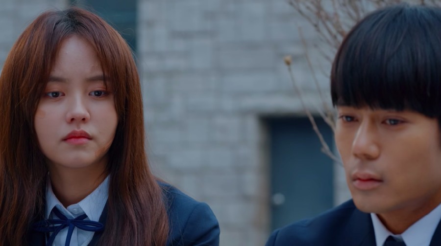 Simak tiga misteri yang tertinggal di musim pertama Love Alarm 1.