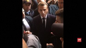 VIDEO: Macron Marah Aparat Israel Masuk ke Gereja Santa Ana