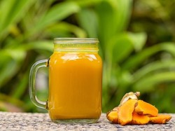 Cara Membuat Jamu Sinom yang Hangat dari Rebusan Daun Asam Muda