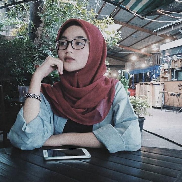 <p>Hingga kini, belum diketahui apakah Tia ingin mengikuti jejak sang ayah atau tidak. (Foto: Instagram @tiaseptiana)</p>