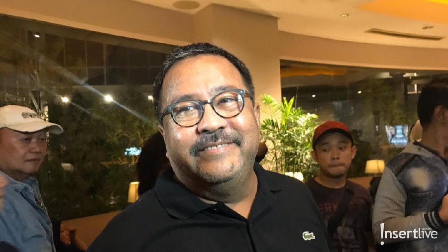 Rano Karno Sejumlah pemeran di film Akhir Kisah Cinta Si Doel mengaku sedih karena harus berpisah setelah 27 tahun bersama.