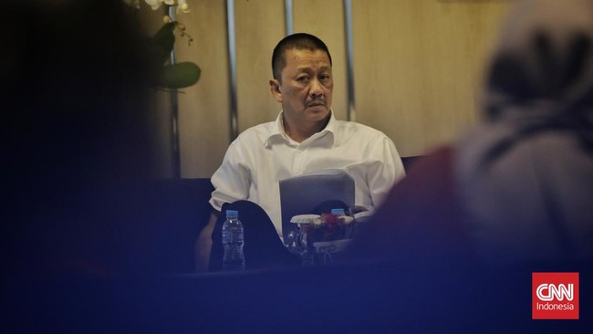 Direktur Utama Garuda Indonesia Irfan Setiaputra saat berbinyang dengan media. Jakarta, 24 Januari 2020.