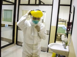 Viral Kisah Dokter Nikah Hanya 10 Menit Demi Obati Pasien Virus Corona