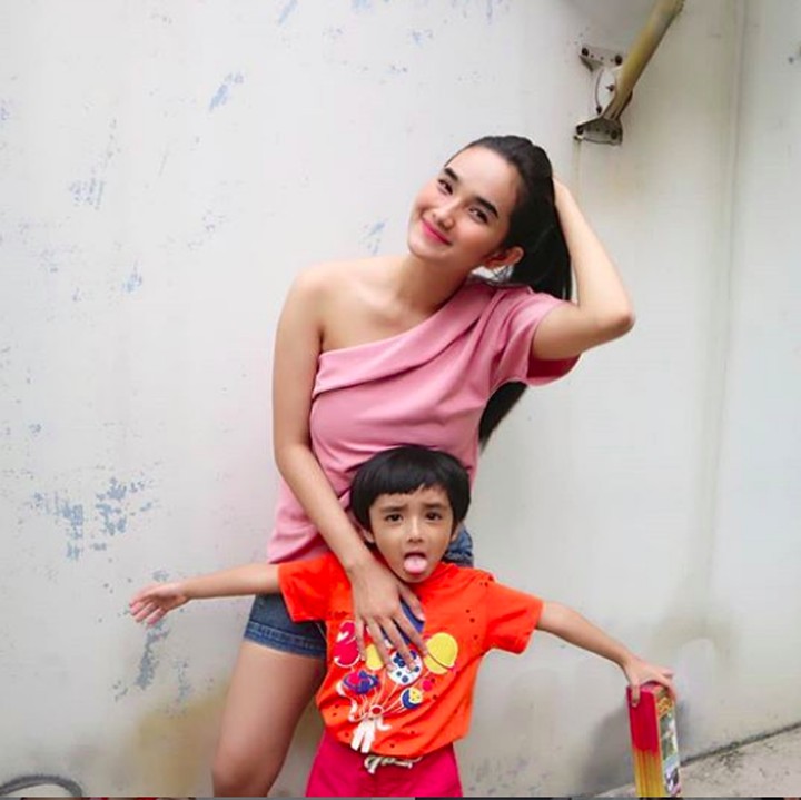 <p>Di usia 18, Feby Marcelia sudah melahirkan anak pertamanya, Gallardo Igneel Magnelo Narya dengan suaminya Ravand Narya. (Foto: Instagram @febymarcelia)</p>