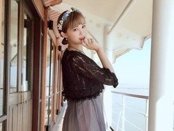 Jadi Anggota Parlemen, Cosplayer Cantik Tak Mau Hapus Foto Berbikini