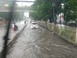 Terimbas Banjir, Sejumlah Rute TransJakarta Tak Bisa Layani Warga