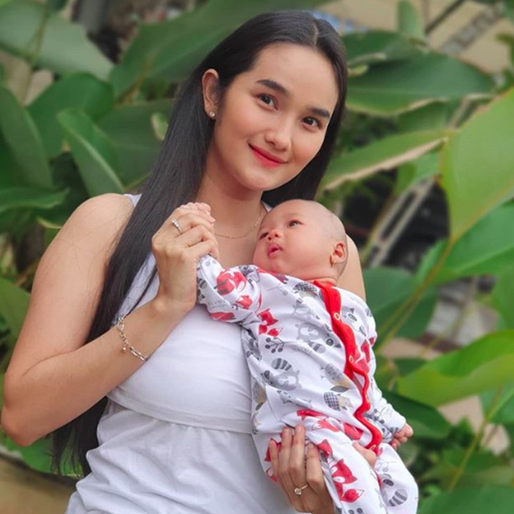 <p>Meski sudah dikarunia dua anak, Feby Marcelia tetap energik dan masih ingin berkarier di dunia hiburan. (Foto: Instagram @febymarcelia)</p>