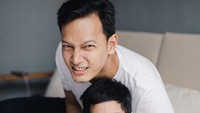 <p>Dari penikahan dengan Calysta Vanny Widyasasti, aktor tampan Fedi Nuril dikaruniai seorang putra bernama Hasan Fadilah Nuril. (Foto: Instagram @fedinuril)</p>
