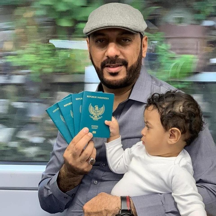 <p>Syekh Ali Jaber akhirnya resmi menjadi Warga Negara Indonesia (WNI). Ia mengumumkan hal ini di media sosialnya. (Foto: Instagram @syekh.alijaber)</p>