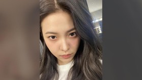 Ariana Grande Balas Manis Pesan Yeri Red Velvet di Instagram