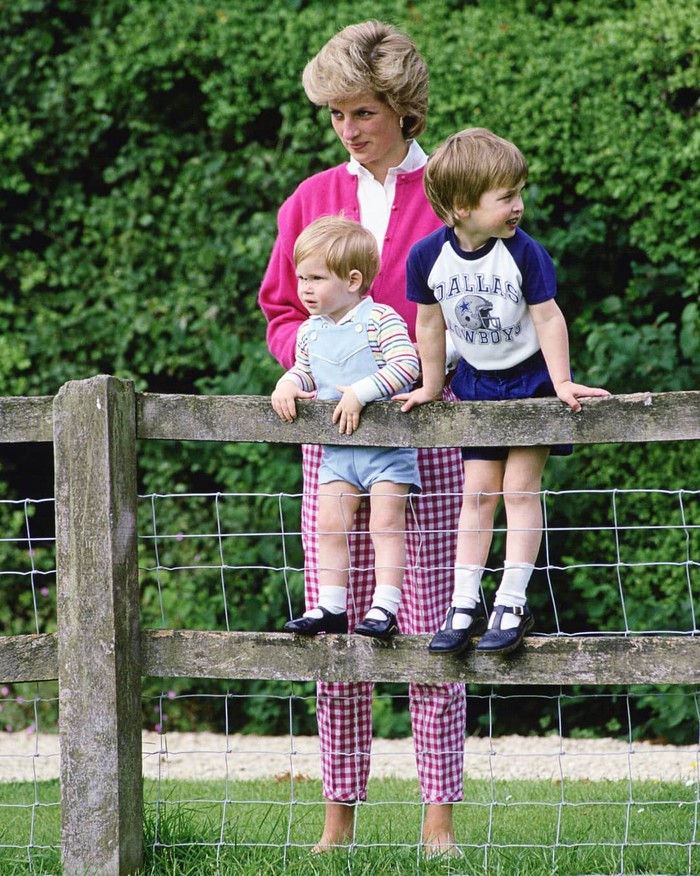 Putri Diana bersama Pangeran William dan Pangeran Harry