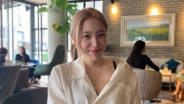 img-title Duh! Komentari Foto Ariana Grande, Yeri Red Velvet Dibilang Caper