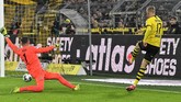 FOTO: Haaland Mengganas di Dortmund, Dua Gol dalam 25 Menit Erling Haaland mengganas bersama Borussia Dortmund usai mencetak dua gol dalam durasi 25 menit melawan FC Koln di Liga Jerman.