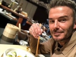 Meriahkan Imlek, David Beckham Unjuk Kebolehan Masak Dumpling!