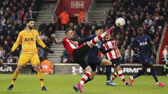 Tottenham dan Southampton bermain imbang 1-1 dalam laga babak keempat Piala FA di Stadion St. Marry's, Sabtu (25/1) malam WIB.
