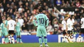 FOTO: Messi Tak Berkutik, Barcelona Keok Barcelona kalah 0-2 dari Valencia pada lanjutan Liga Spanyol yang diwarnai permainan buruk Lionel Messi di Stadion Mestalla.