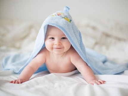 Menarik, 30 Ide Nama Bayi Laki-laki Bermakna Biru