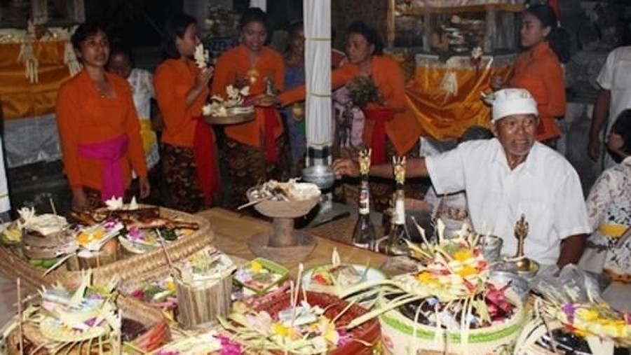 Ritual Piodalan di Bali