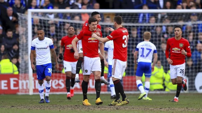 Manchester United mengamuk di babak keempat Piala FA dan mengalahkan klub yang dimiliki pengusaha Indonesia, Tranmere Rovers, 6-0.