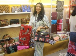 Demi Batik Sidoarjo, Model Ini Beralih Jadi Pengusaha