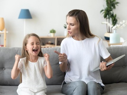 Metode Pengalihan Perhatian saat Anak Tantrum Ternyata Bukan Solusi Bun