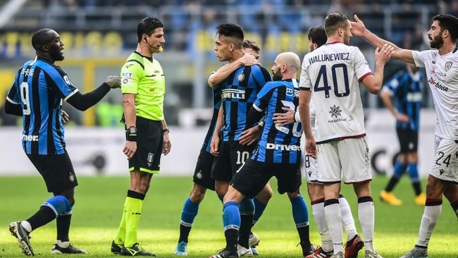 Inter Milan harus puas bermain imbang saat menjamu Cagliari dalam laga lanjutan Liga Italia di Stadion Giuseppe Meazza, Minggu (26/1) waktu setempat.