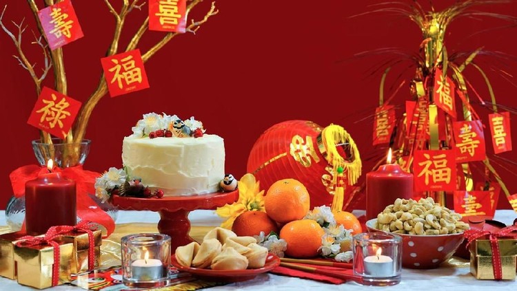 Berikut tujuh makanan khas perayaan Imlek atau Tahun Baru China, yang dipercaya akan membawa keberuntungan sepanjang 2020. Dari JiaoZi hingga mi panjang umur.