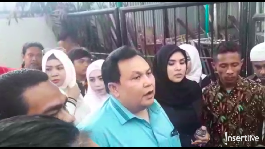 Minola Sebayang bicara tentang persidangan yang membuat Fairuz A Rafiq.
