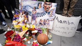 FOTO: Duka Mengalir Atas Kematian Kobe Bryant