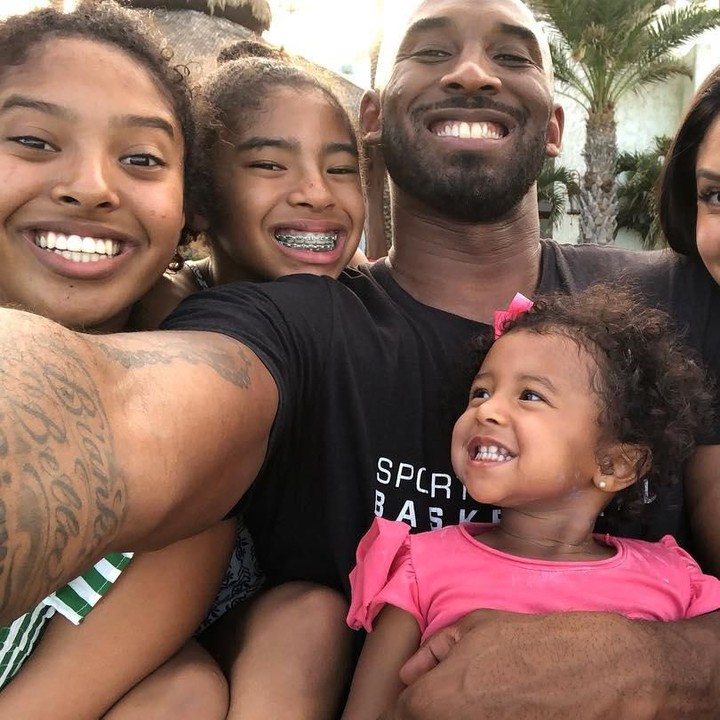 <p>Sebuah kenangan manis ketika Vanessa mengajak anak-anaknya melakukan <em>suprise family trip,</em> untuk memberi kejutan kepada Kobe yang sedang berulang tahun. Selamat jalan Kobe dan Gianna! (Foto: Instagram @kobebryant)</p>