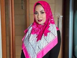 Emma Waroka: Allah Tidak Murka dengan Wanita Tak Berhijab!