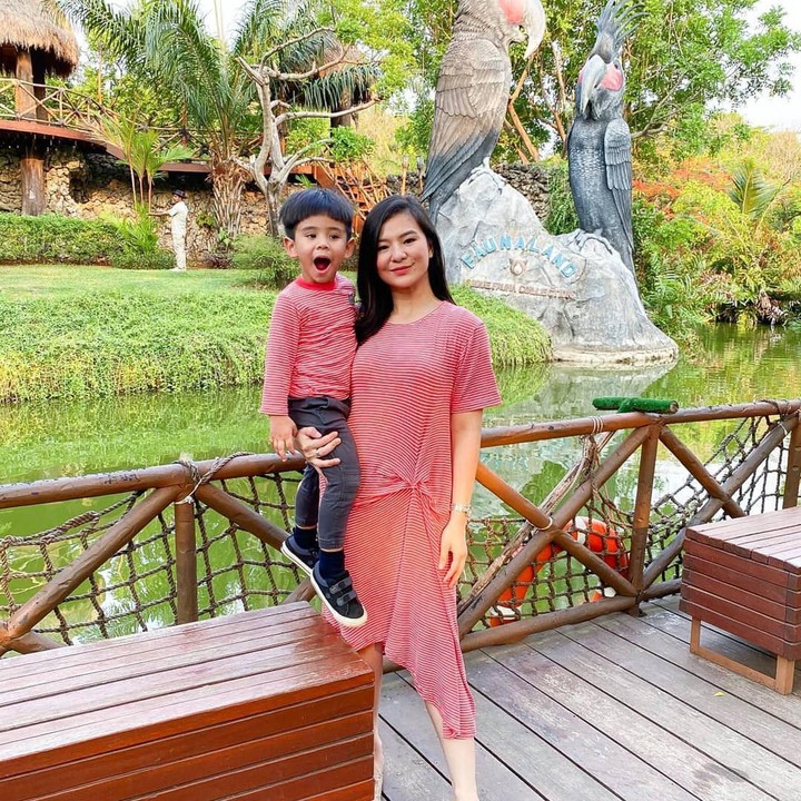 <p>Saat hamil Zayn, Eriska sempat kena tipes. Untungnya, saat itu penyakitnya tak mengganggu janin. (Foto: Instagram @eriskarein)</p>