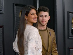 Priyanka Chopra Ketahuan Nyalon saat Lockdown, Sampai Ditegur Polisi