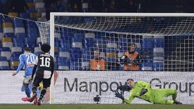 Kalah dari Napoli, Juventus Gagal Menjauh dari Inter