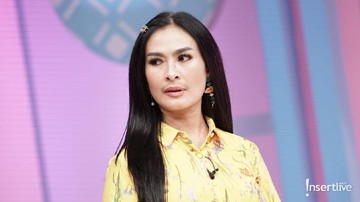 Gosip Terkini Selebriti Insertlive : Kini Cuma Berdua Suami di Rumah, Iis Dahlia Menikmati Masa Tua Dengan Pacaran