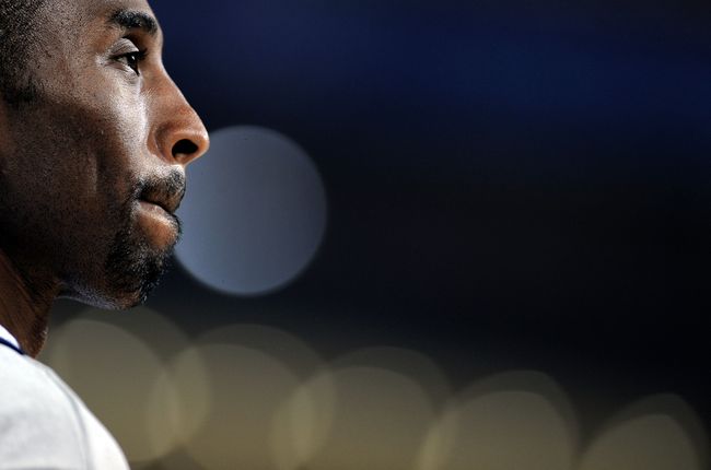 Surat untuk Mendiang Kobe Jutaan Lakers Nation di seluruh dunia hanya teringat satu sosok ketika LA Lakers berhasil meraih cincin juara NBA 2020: Kobe Bryant.