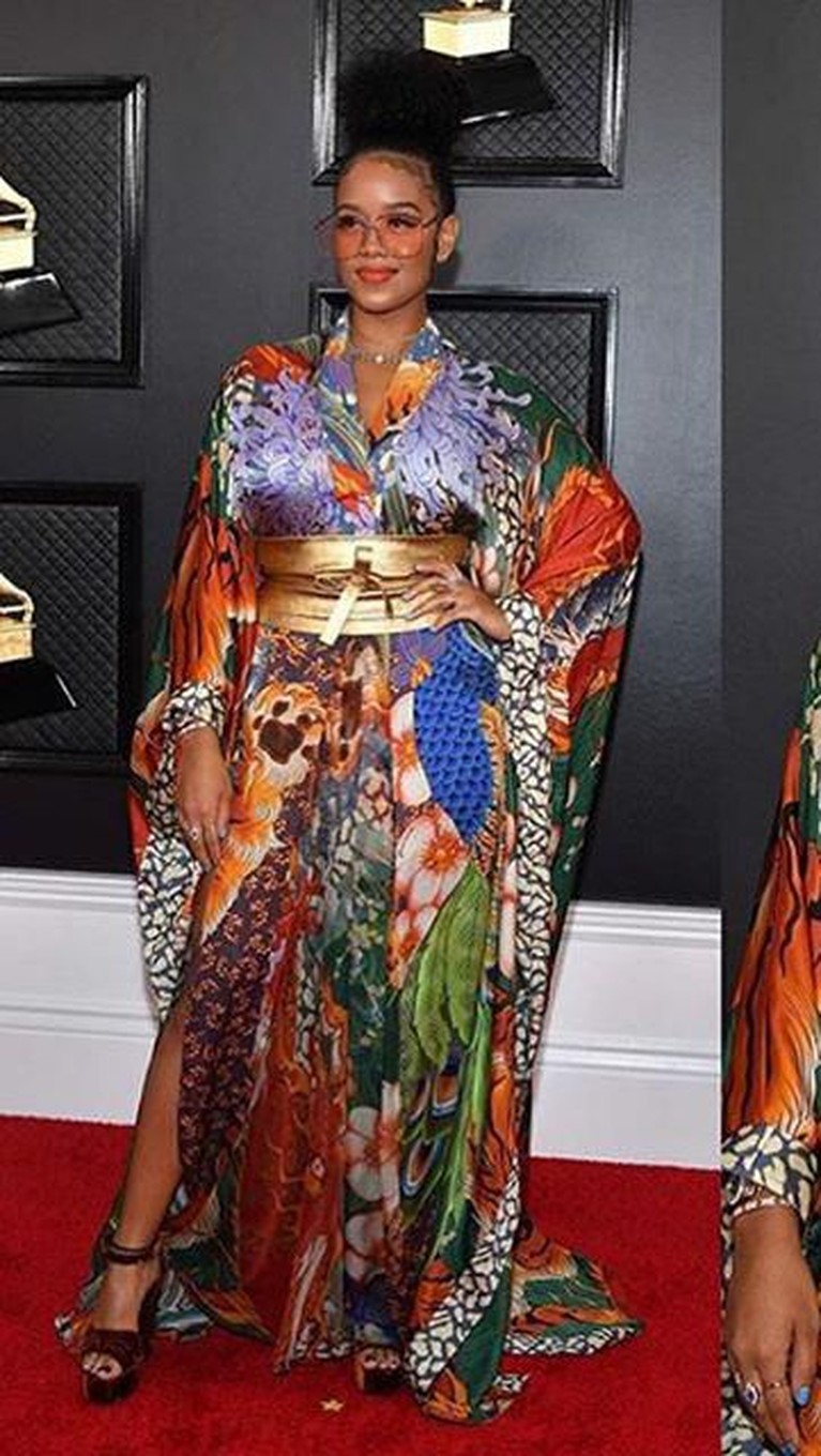 Para artis tampil menawan di Grammy Awards 2020 di Los Angeles, Minggu (26/1). Tapi beberapa dari mereka malah dinilai mengenakan pakaian yang kurang pas.
