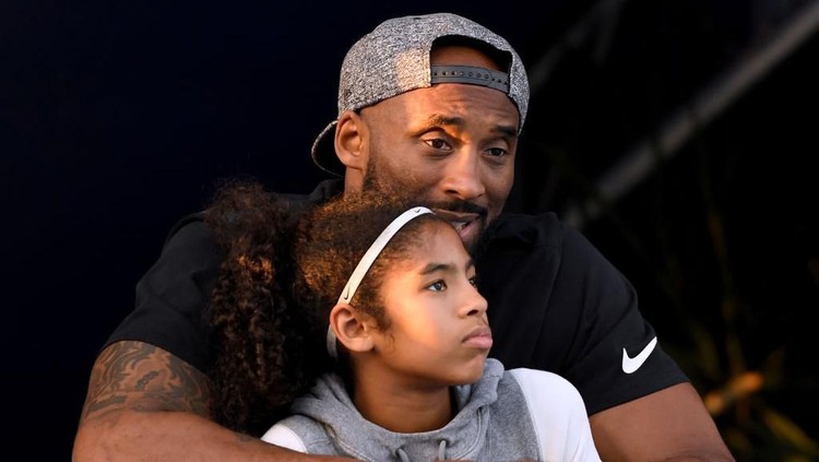Potret kenangan legenda NBA Kobe Bryant bersama keluarga, hingga resep terong balado ala warteg, jadi berita terpopuler di HaiBunda hari ini. Bunda simak yuk!