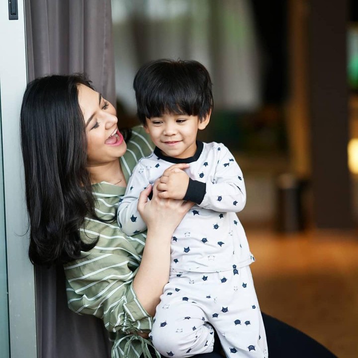 <p>Semoga sehat selalu Eriska Rein dan Zayn! (Foto: Instagram @eriskarein)</p>