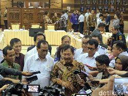 Menkes: Jangan Dikit-dikit Semua Batuk-Sesak Napas Dikatakan Corona