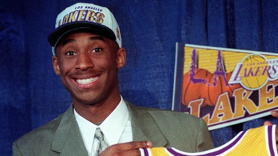 Sebuah ramalan 8 tahun yang lalu dan menuliskan jika Kobe Bryant akan meninggal dunia karena kecelakaan helikopter.