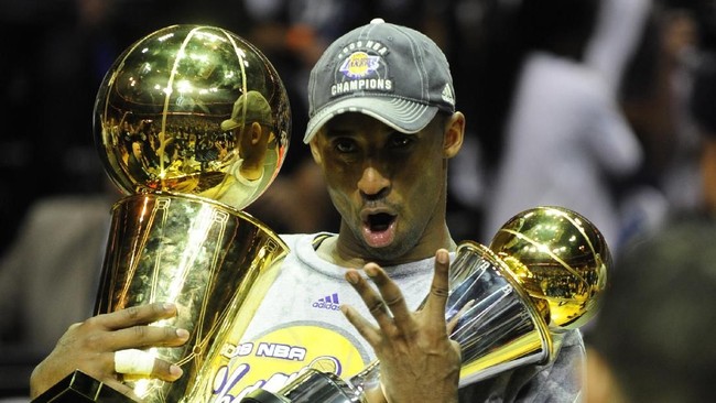 Legenda LA Lakers, Kobe Bryant memiliki catatan panjang yang mewarnai karier gemilangnya di ranah NBA.